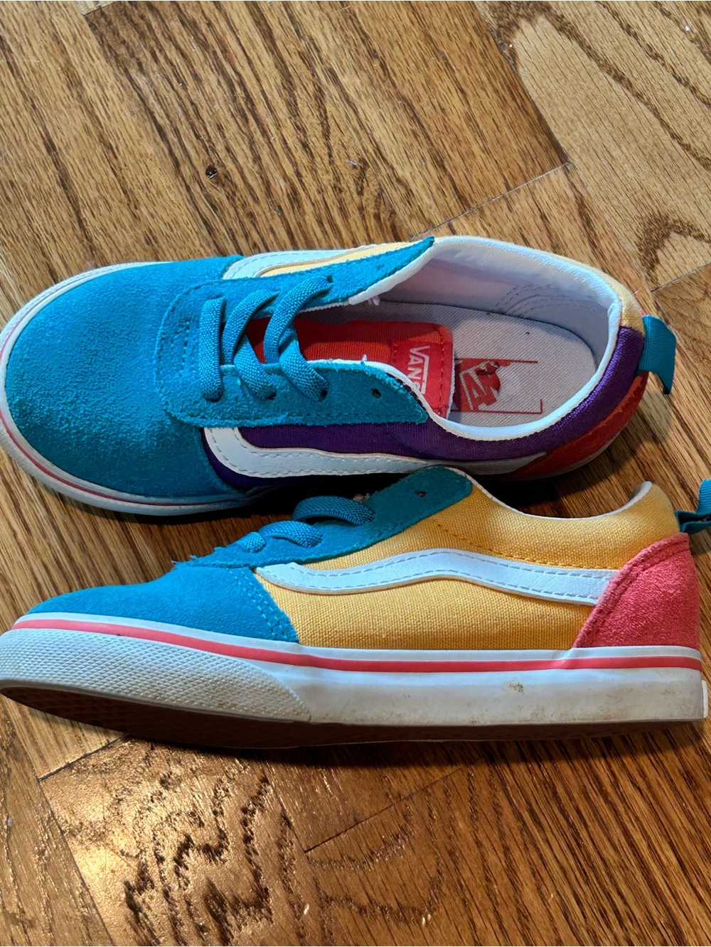 Vans Ward Colorblock Toddler
Sneakers Sz 10 (EUR 26.5) Teal Purple
Yellow Orange - Picture 2 of 6
